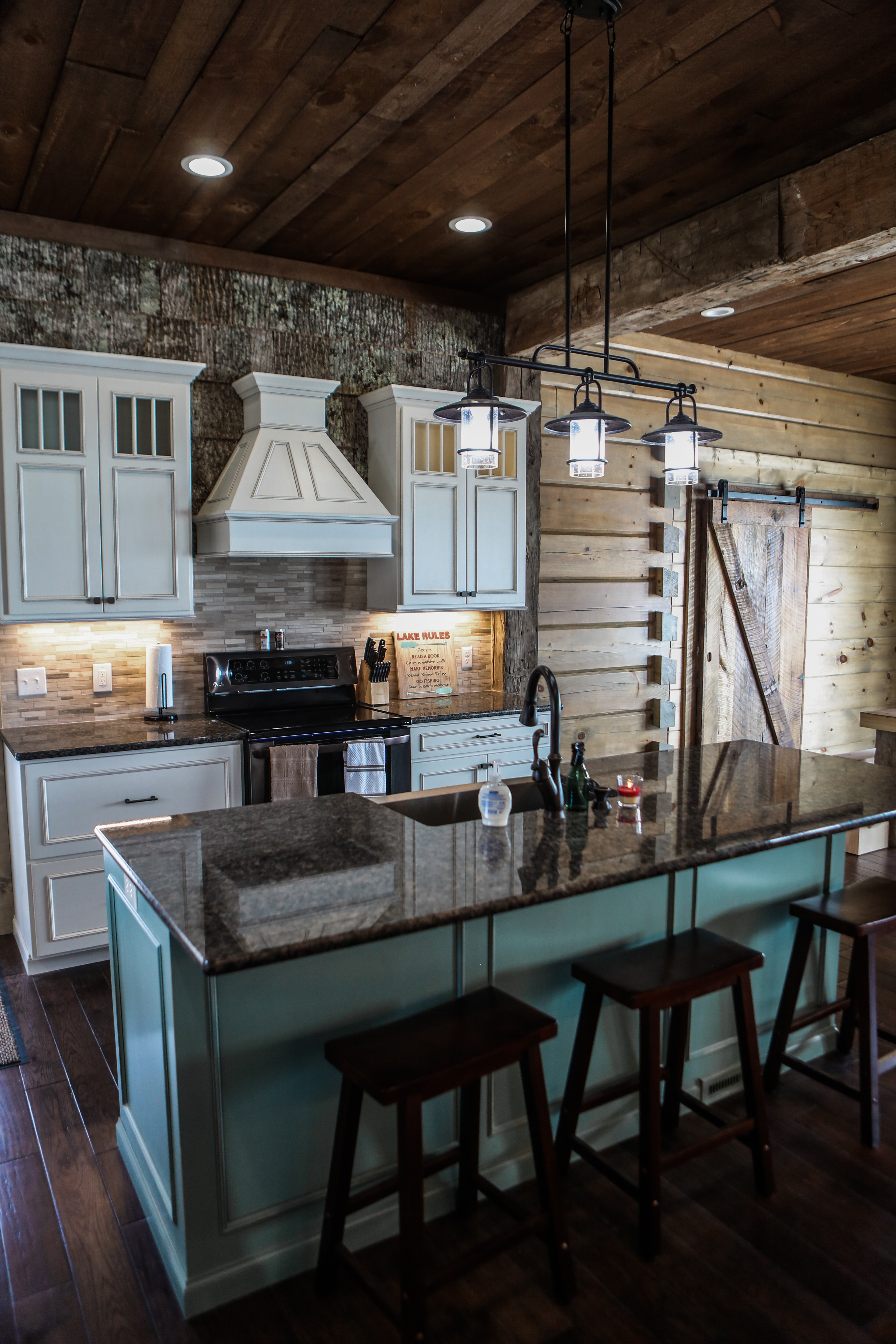 5 Log Cabin Kitchen Design Ideas