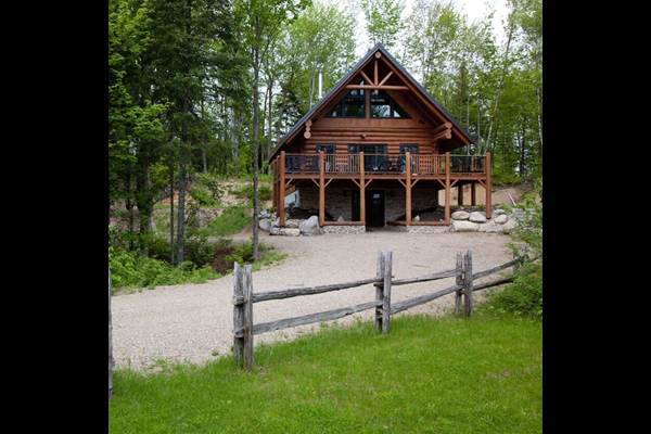Maintained log home.