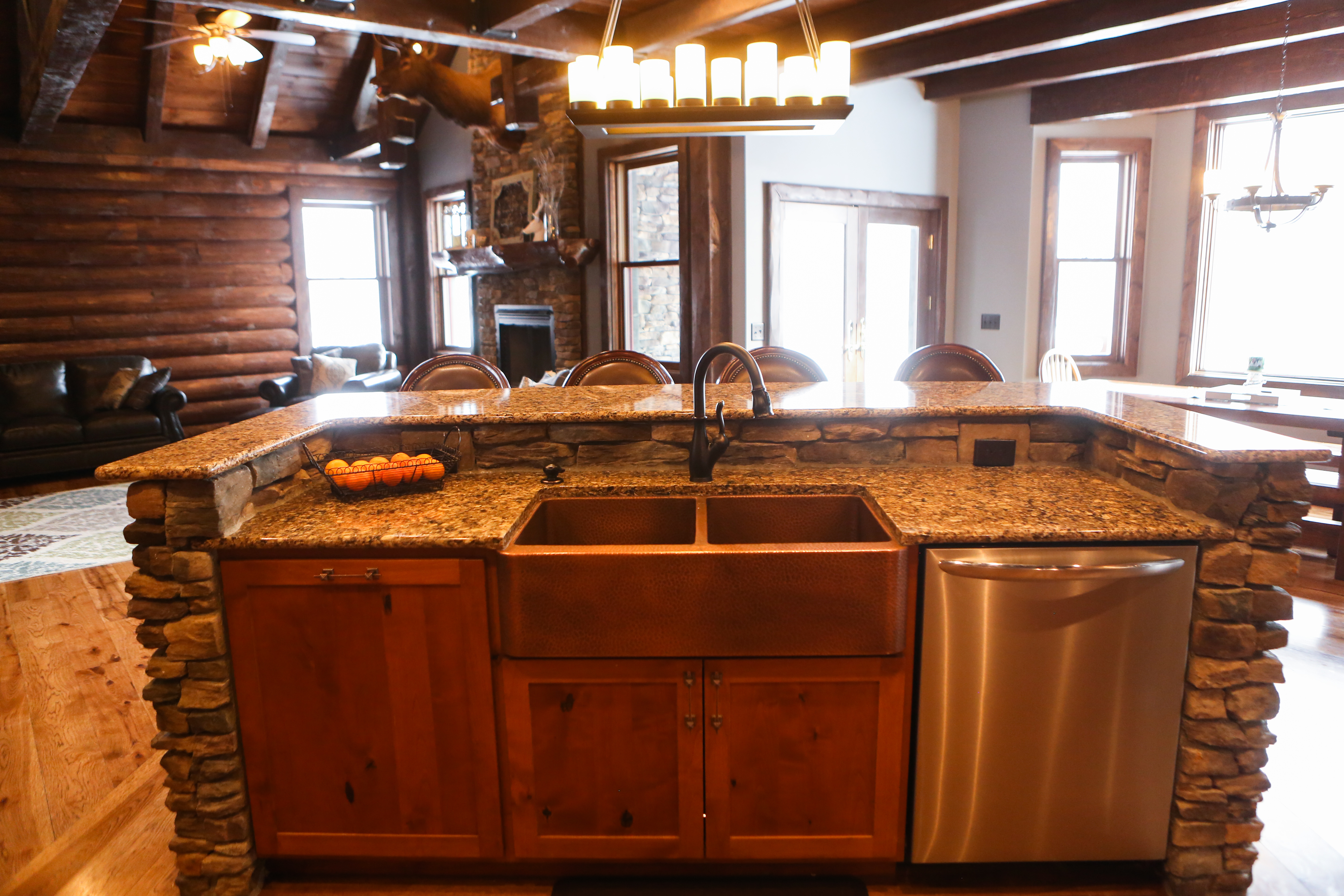 5 Log Cabin Kitchen Design Ideas