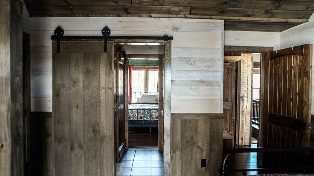 Rough Sawn Ship Lap in White Wash