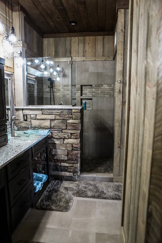 andy-green_lake-house_bathroom-1