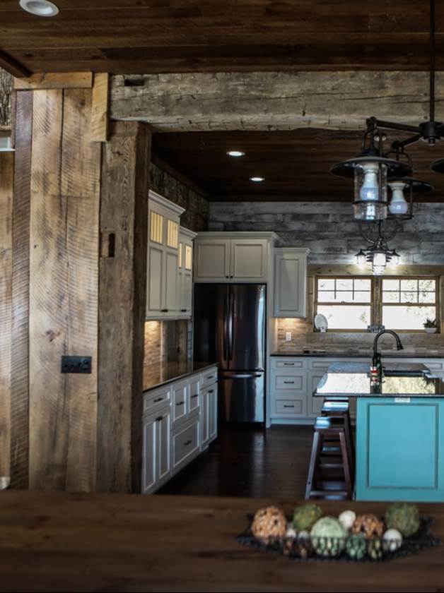 img_4428_circlesawn_kitchen_ceiling_siding_northernlog-1024x683