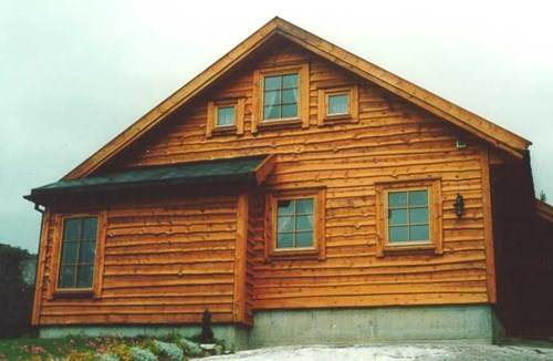 board-and-batton_wavy-edge-siding-1-2