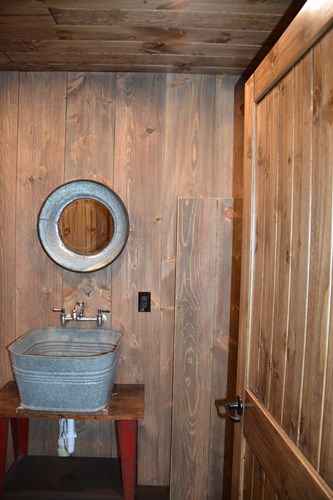 peter-s-house_circle-sawn_weathered-red_-barn-wood-2