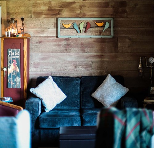 roxy-peruski_weathered-barn-wood_weathered-red-2